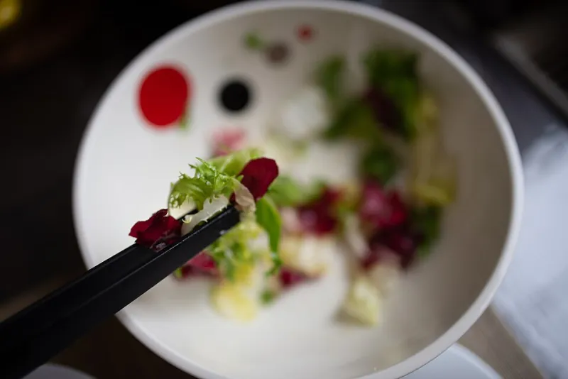 Bloom Your Bar Cart: The Edible Flowers That Will Transform Your Next Cocktail Night